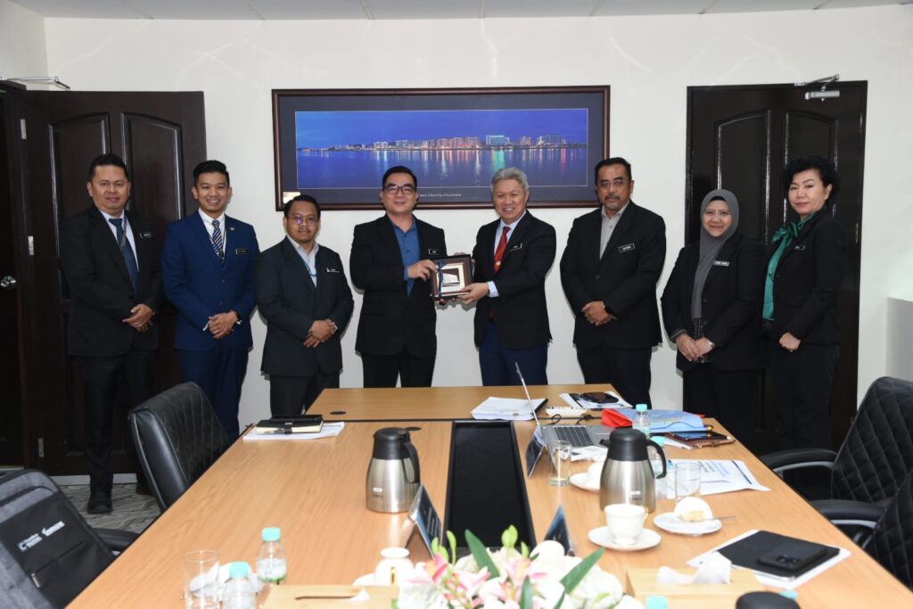 kunjungan pengarah lpkp sabah dairin unsir kepada mayor dbkk