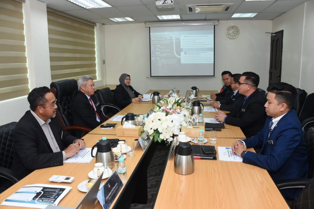 kunjungan pengarah lpkp sabah kepada mayor dbkk